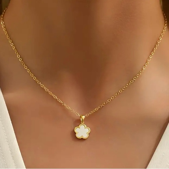 Three Piece White Clover Set ( Stainless Steel Gold Plated) - Picture 5 of 7